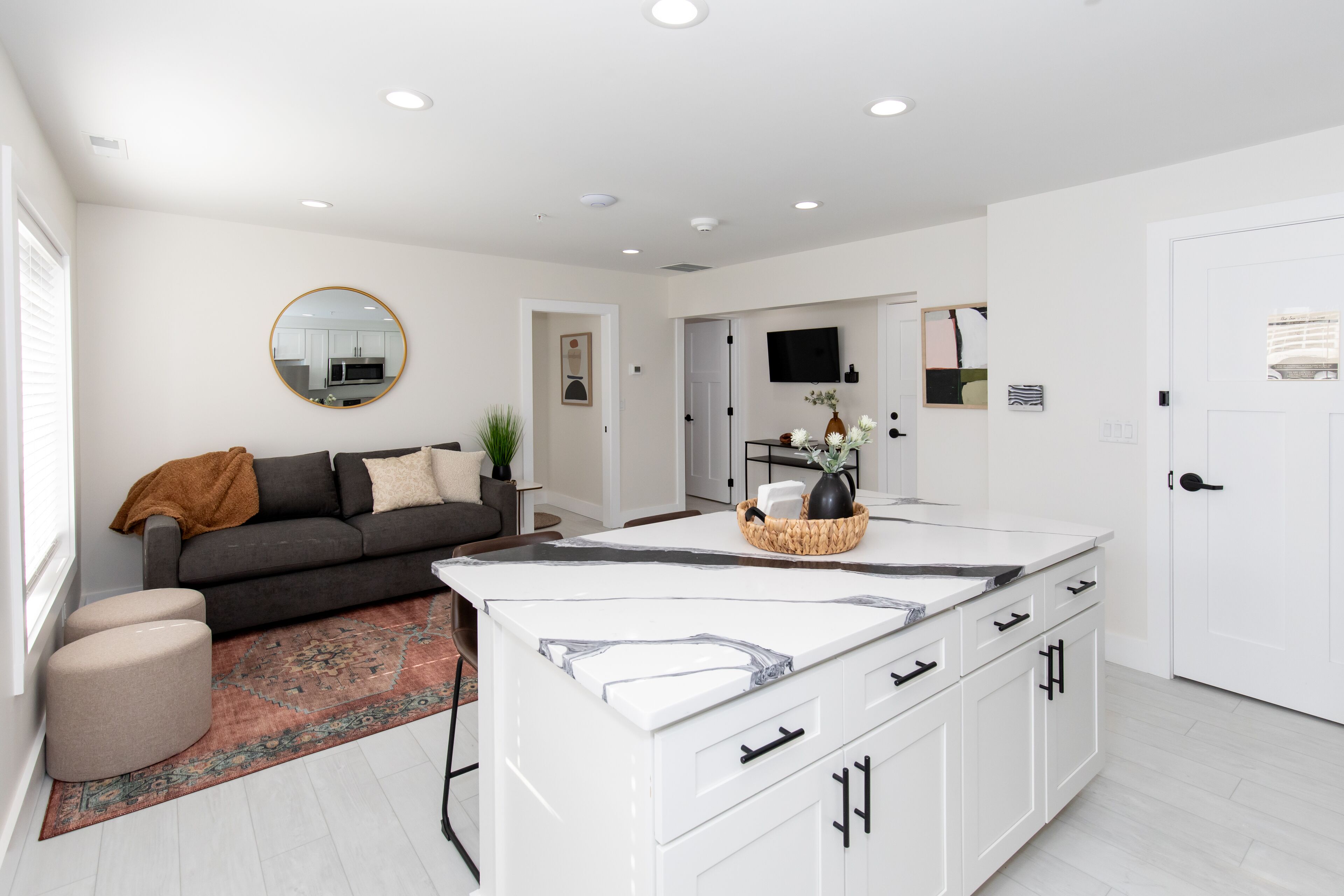 المنشأة من الداخل