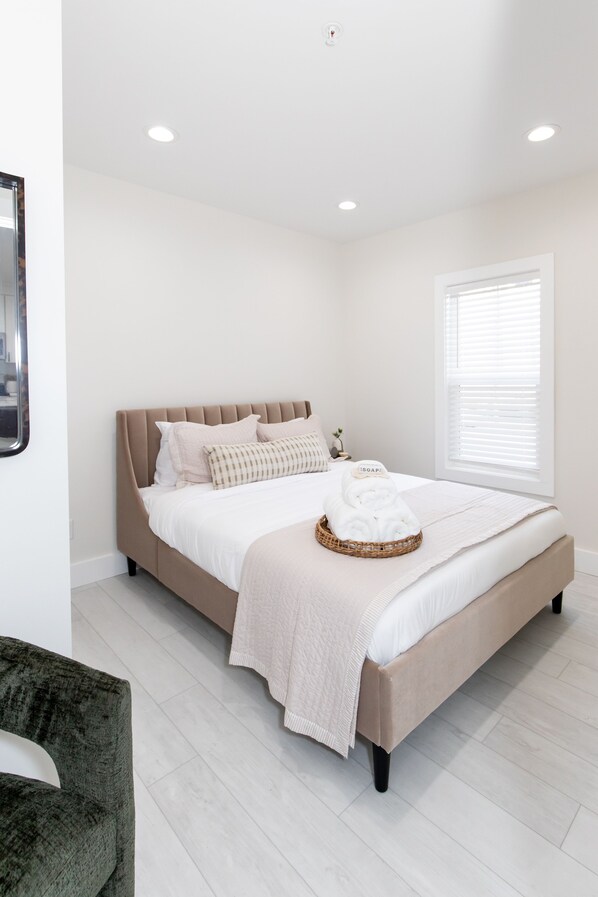 3 bedrooms, free WiFi, bed sheets