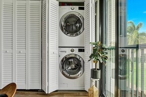 Interior - Gorgeous FL / Boca Raton 3B/2B Newly Remodeled Modern Condo - 6 Months Minimum (Boca Raton)