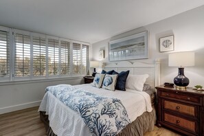 4 habitaciones, tabla de planchar con plancha y cuna de viaje 