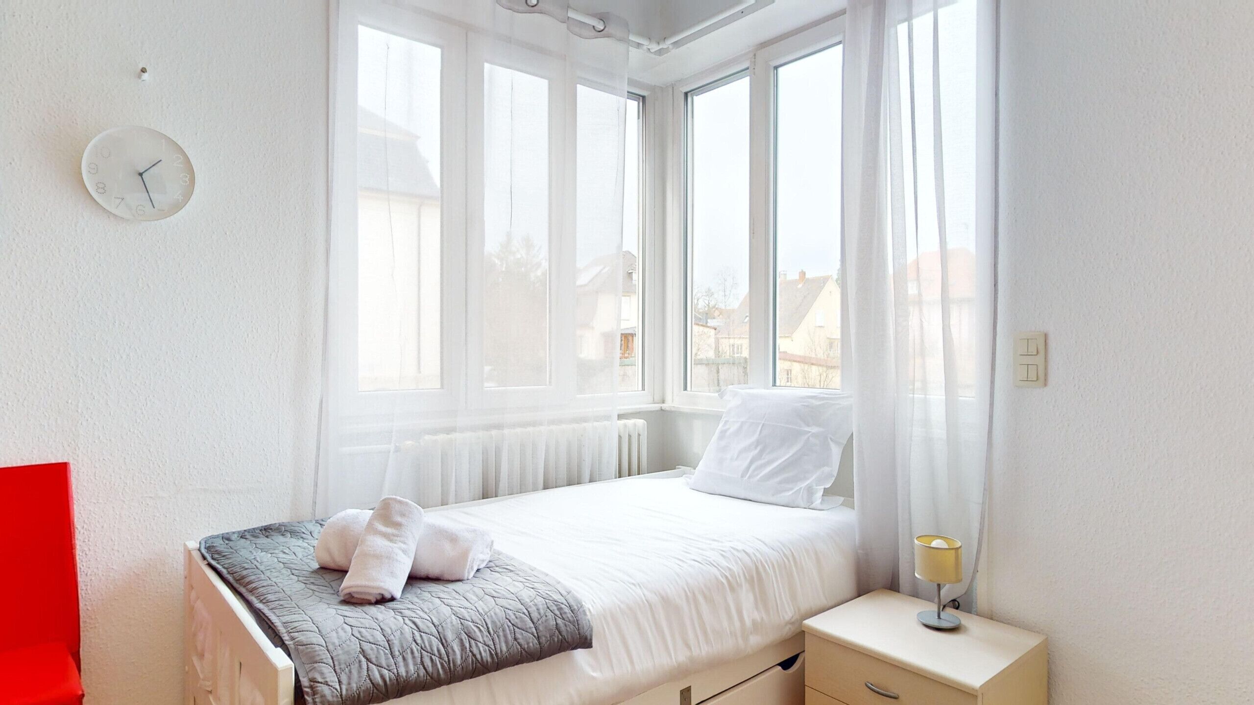 1 chambre, fer et planche à repasser, Wi-Fi gratuit, draps fournis