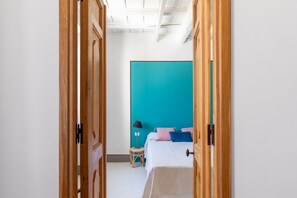 3 chambres, fer et planche à repasser, Wi-Fi, draps fournis