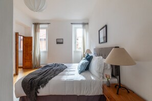 2 makuuhuonetta, silitysrauta/-lauta, Wi-Fi, vuodevaatteet