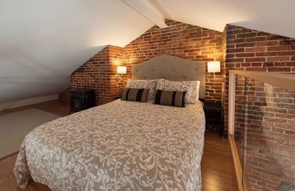 1 bedroom, desk, iron/ironing board, free WiFi