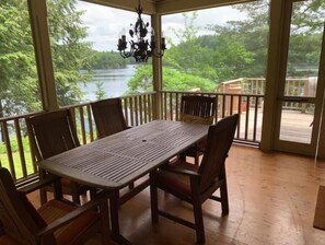 Dining - 30 Island Lakehouse (Godfrey)