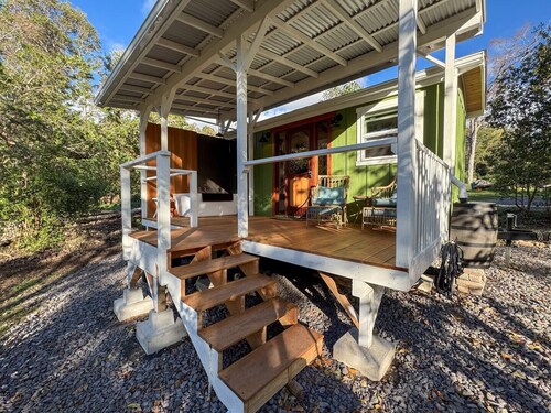 Quiet & Private Retreat w/Outdoor Soaking Tub

