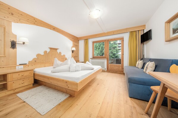 Triple Room, Balcony, Mountain View | In-room safe, blackout curtains, cots/infant beds, free WiFi