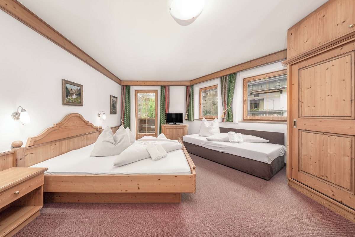 Triple Room, Balcony, Mountain View | In-room safe, blackout drapes, cribs (surcharge), WiFi (free)