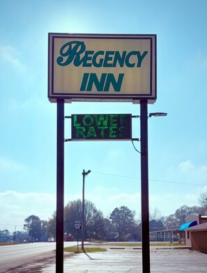 Exterior - Regency Inn Bald Knob (Bald Knob)
