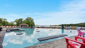 2 barer/lounger, bar i bassenget og bassengbar