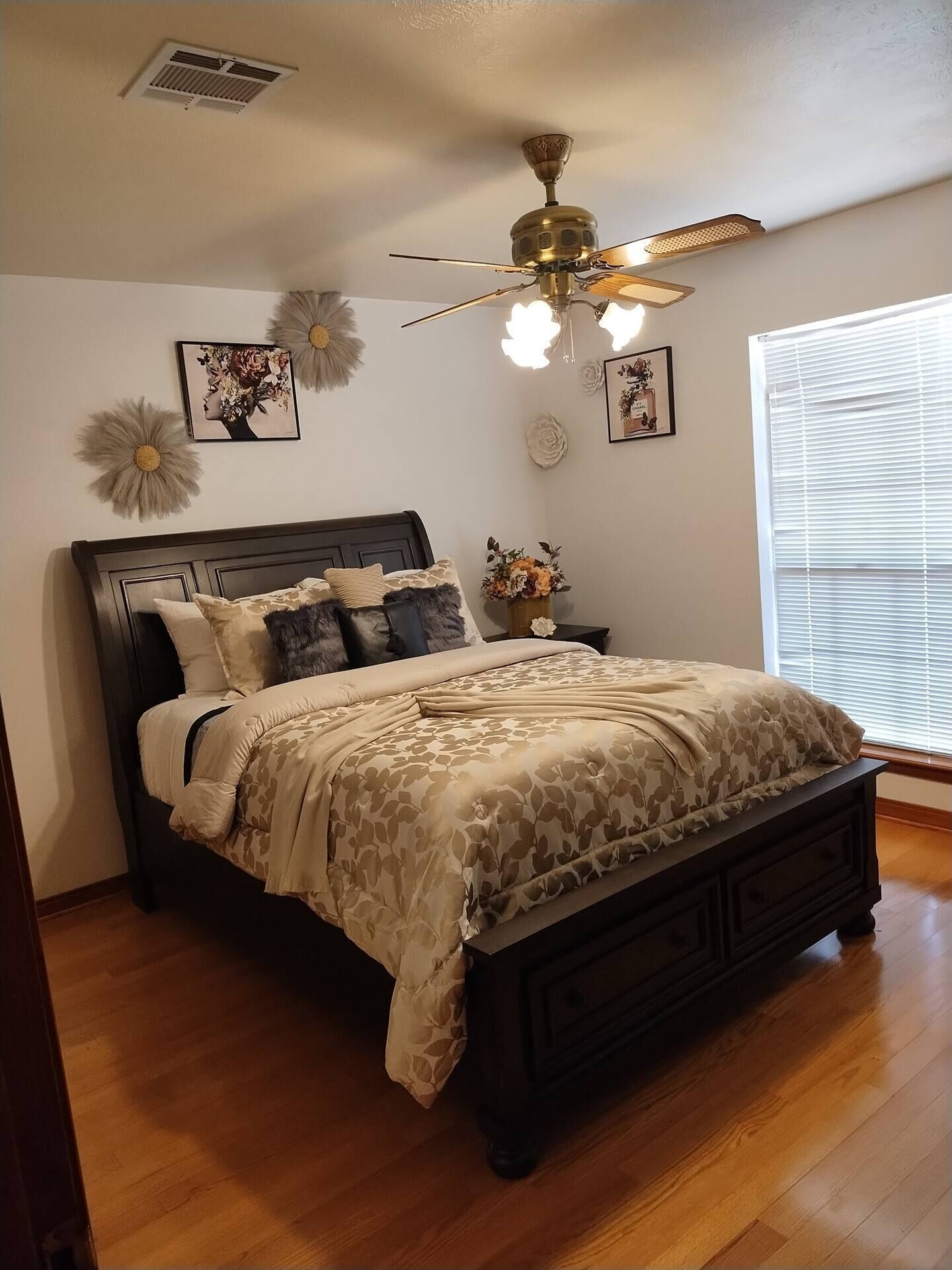 3 bedrooms, free WiFi, bed sheets