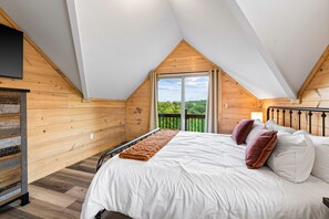 3 habitaciones, tabla de planchar con plancha, internet y ropa de cama