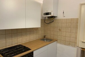 فرن، موقد طهي مسطح، ماكينة لصنع القهوة/الشاي، محمصة خبز