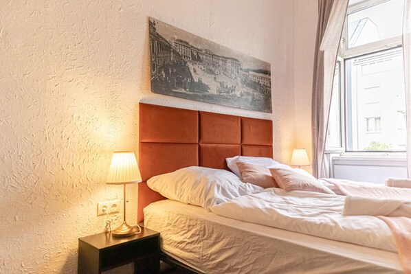 2 habitaciones, tabla de planchar con plancha, wifi y ropa de cama 