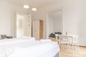 2 makuuhuonetta, silitysrauta/-lauta, Wi-Fi, vuodevaatteet
