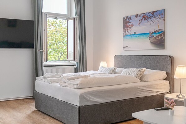 2 chambres, fer et planche à repasser, Wi-Fi, draps fournis