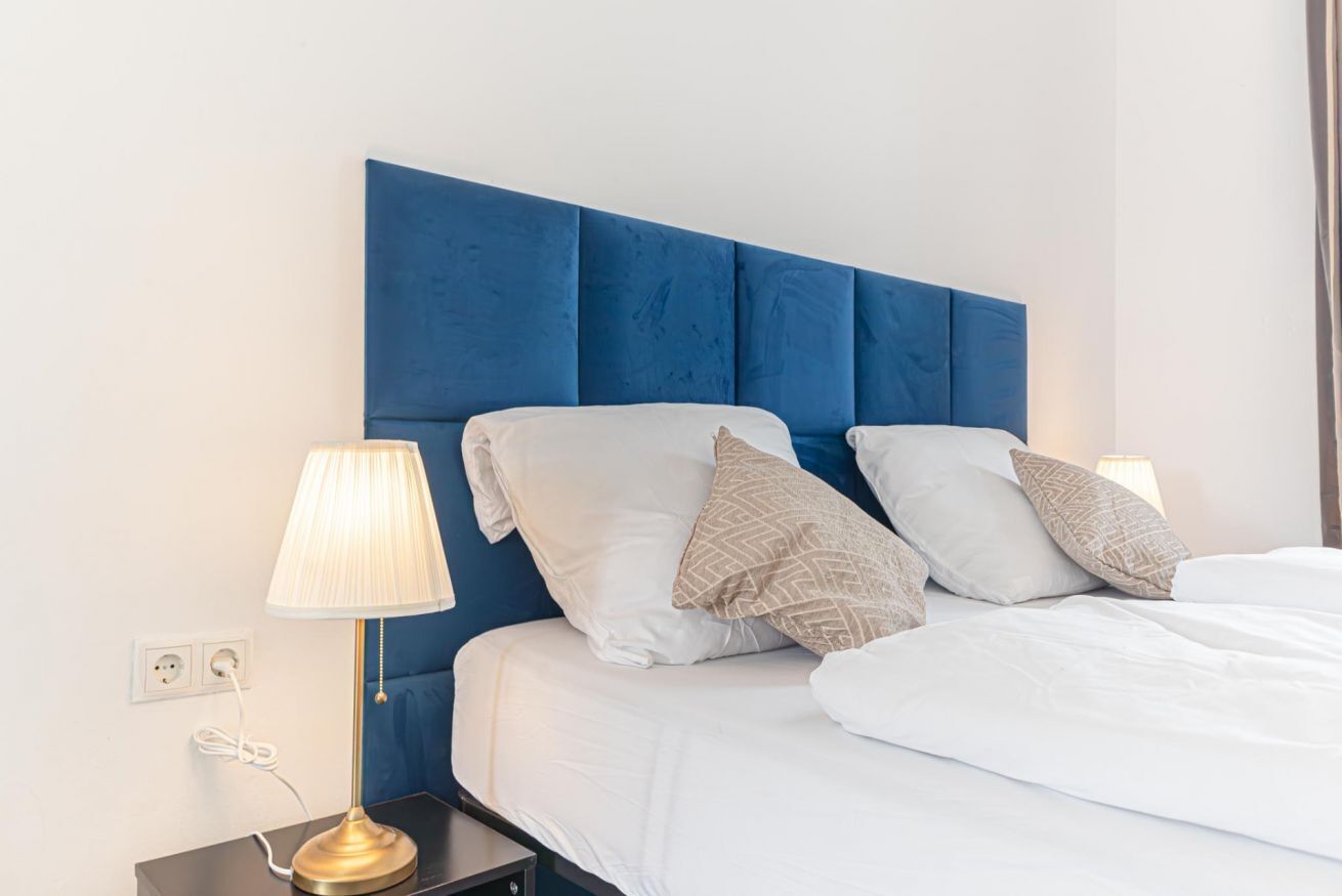 2 chambres, fer et planche à repasser, Wi-Fi, draps fournis