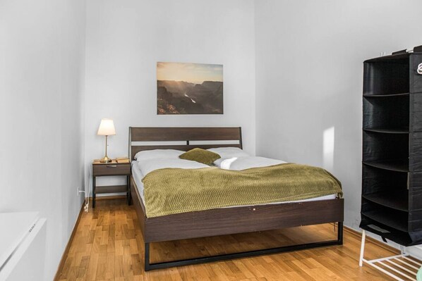 2 bedrooms, WiFi, bed sheets