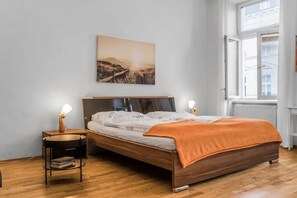 2 slaapkamers, een strijkplank/strijkijzer, wifi, beddengoed