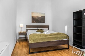 2 slaapkamers, een strijkplank/strijkijzer, wifi, beddengoed