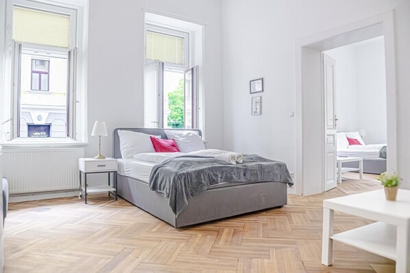 2 slaapkamers, een strijkplank/strijkijzer, wifi, beddengoed