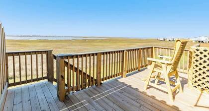 Surfside Beach Townhome: Bay Views, Beach Access & Sunsets!