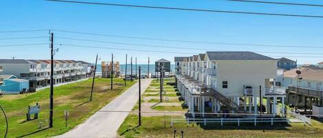 المنطقة المحيطة بالمنشأة