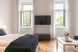 3 室のベッドルーム、アイロン / アイロン台、WiFi、ベッドシーツ
