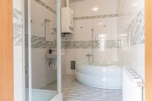 Douche, sèche-cheveux
