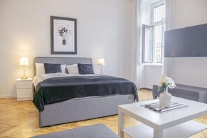 1 habitación, wifi y ropa de cama