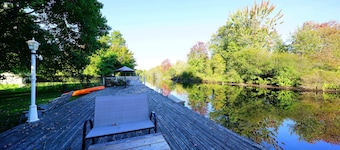 Waterfront ~ hot tub/ sauna