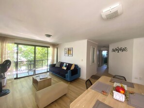 Smart TV - Apartamento Amplio, Tranquilo , Cómodo y Seguro a 5 min de CC Buenavista, Viva (Barranquilla)