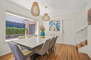 Dining - StayAU 4BRM Chic Urban Retreat (Officer)