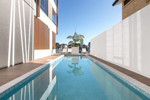 Pool - Stylish Brand-new, chic 2-bed, 2-bath, water & Skyline views to pool & gym (gold coast)