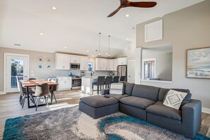 Tv, videospil, dvd-afspiller, bordfodbold