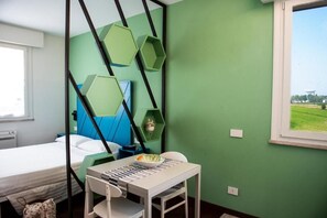 1 habitación, tabla de planchar con plancha, wifi gratis y ropa de cama 