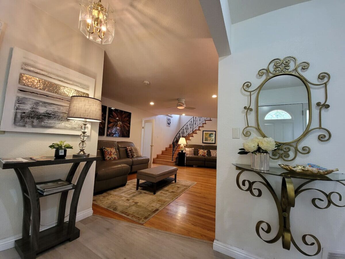 Charming Disneyland Vacation House