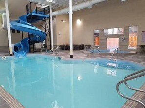 Innenpool, beheizter Pool