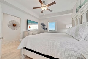 2 bedrooms, iron/ironing board, free WiFi, bed sheets - DIRECT BEACH ACCESS, GULF VIEWS, ZERO-ENTRY POOL! (Gulf Shores)