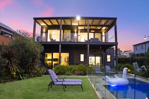 Outdoor pool, a heated pool - The Shoreline Escape (Curlewis)