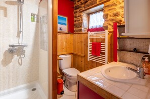 Douche, sèche-cheveux