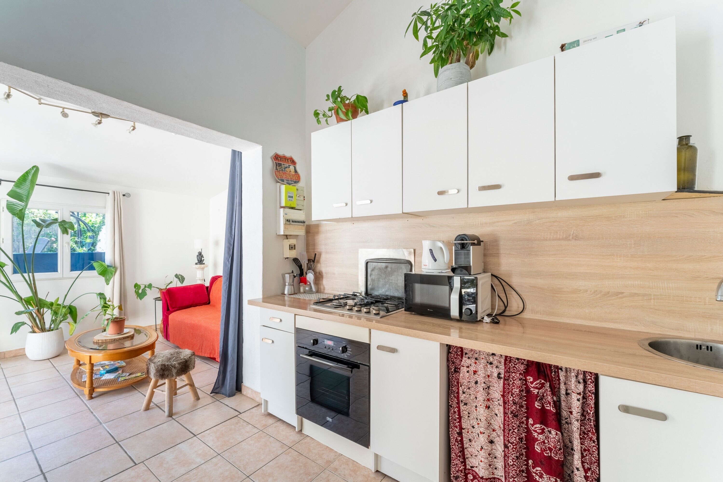 Kylskåp, mikrovågsugn, ugn och spishäll