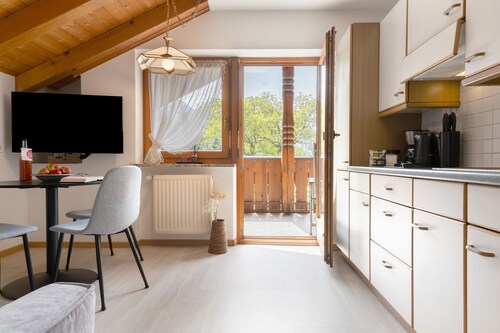 Ferienwohnung 'Mayr Apartments Sechs' mit Bergblick, Balkon und WLAN