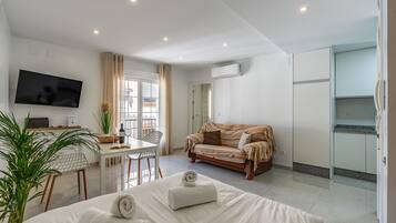 1 bedroom, free WiFi, bed sheets