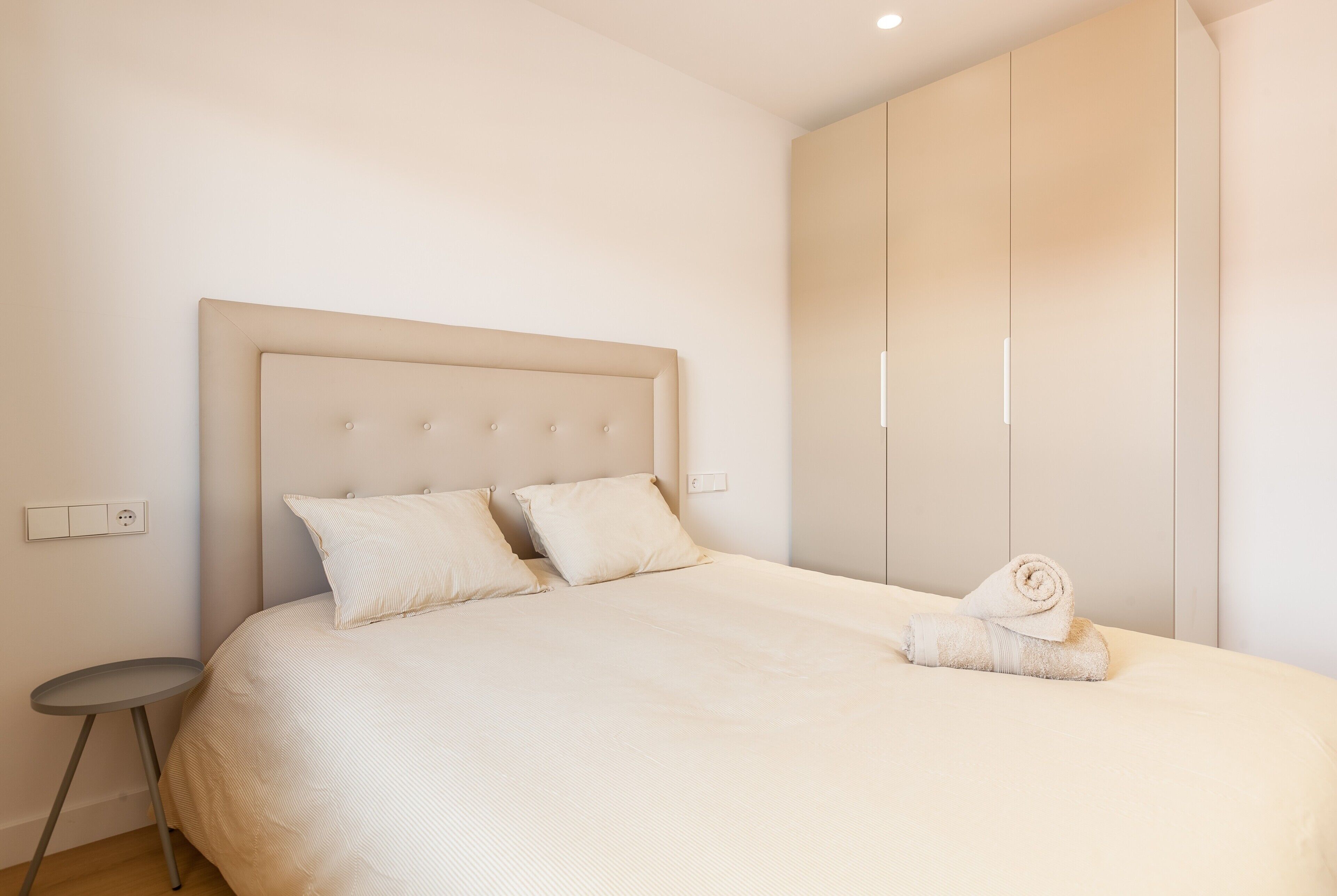 2 chambres, fer et planche à repasser, Wi-Fi gratuit, draps fournis