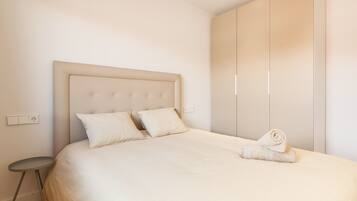 2 chambres, fer et planche à repasser, Wi-Fi gratuit, draps fournis