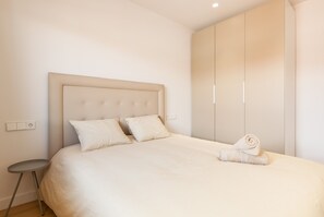2 chambres, fer et planche à repasser, Wi-Fi gratuit, draps fournis