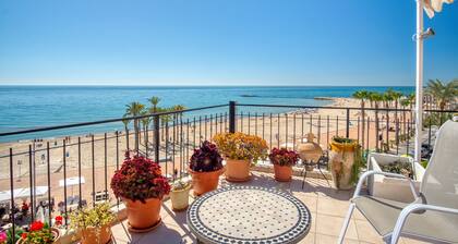 Holiday Home 'Casa amarilla del mar piso 3y4' with Sea Views, Wi-Fi & Air Conditioning