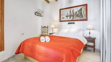 2 slaapkamers, een strijkplank/strijkijzer, gratis wifi, beddengoed