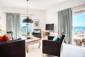 DVD player, stereo - Holiday Home 'Casa amarilla del mar piso 3y4' with Sea Views, Wi-Fi & Air Conditioning (La Vila Joiosa)